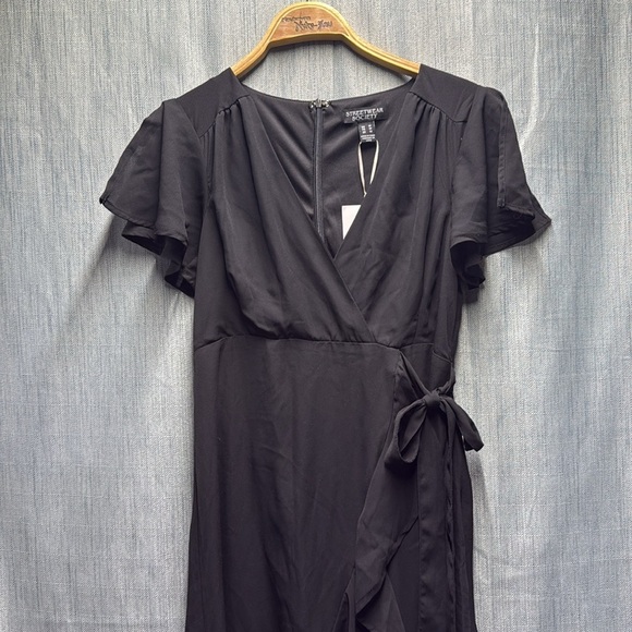 🏁 Elegant Black Maxi Dress size medium NWT - Picture 8 of 8